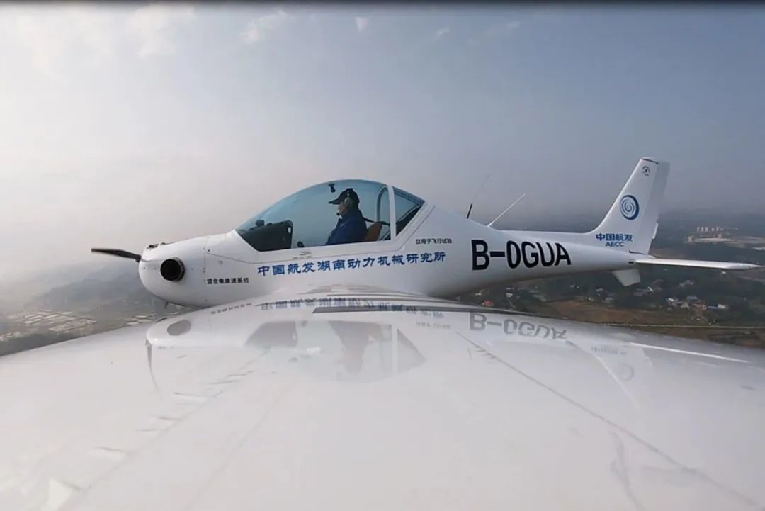 航空油电混合动力系统设计及试验