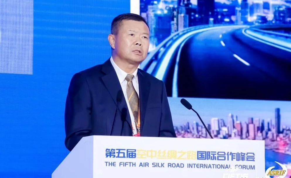 李健: 加快低空空域改革步伐, 提高飞行审批效率