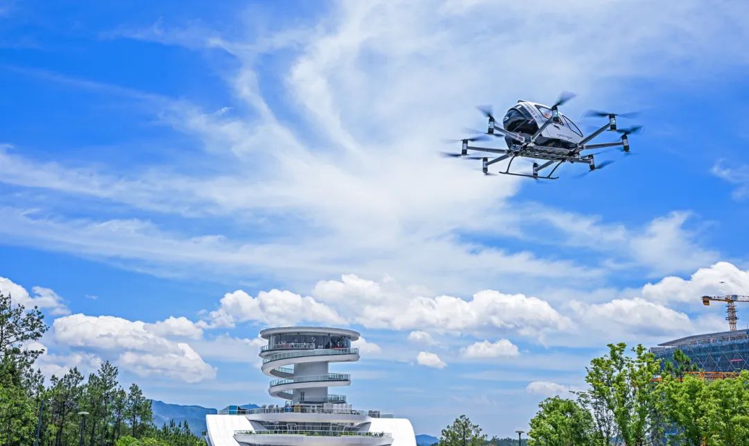 亿航eVTOL文成首飞暨“低空游文成”启动仪式上首飞成功